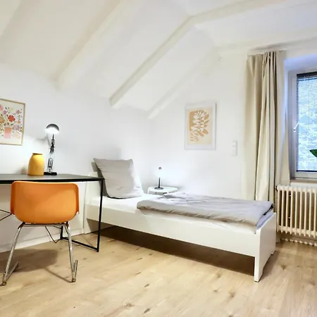 Bege Deskside Lejlighed *